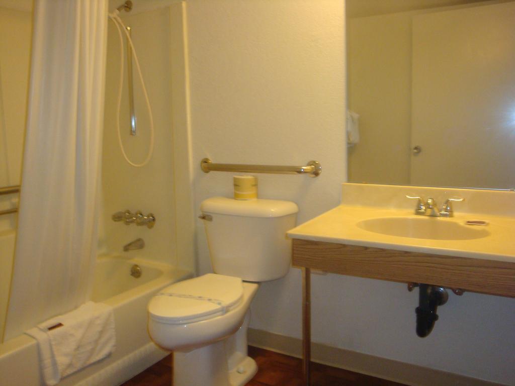 Travelers Inn Lake Havasu Lake Havasu City Szoba fotó